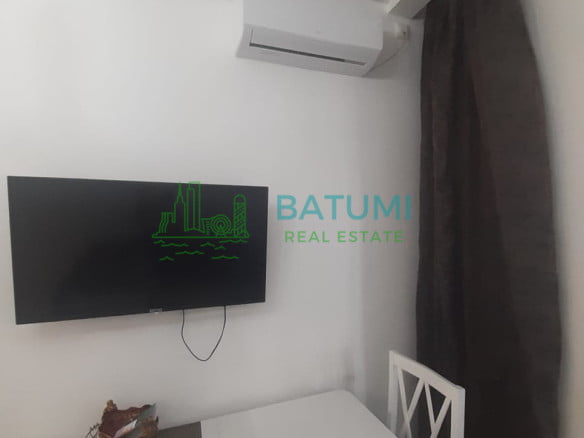 Khimshiashvili street near the metro city shopping center. 3-room apartment