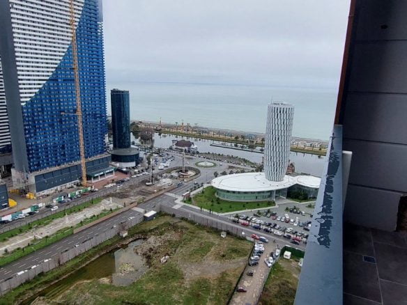 იყიდება მზა ბინა ფიროსმანის 17-ში სახლი ინტურისტი