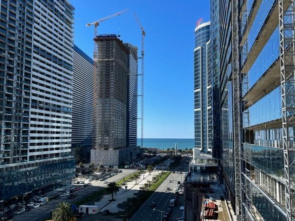 Продается студиа в ЖК Blue sky tower с видом на Аллею героев