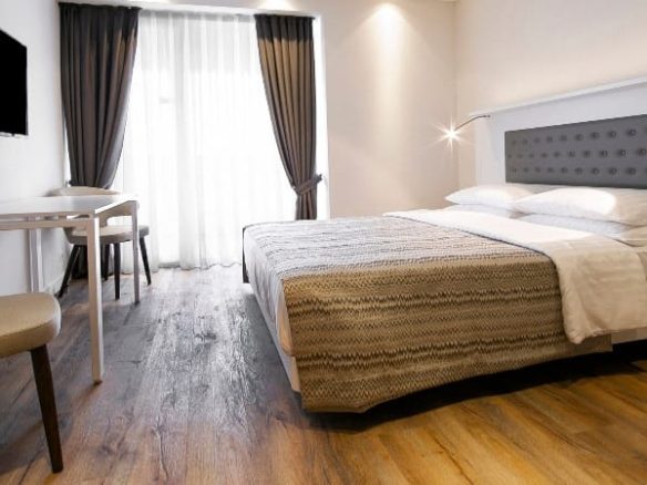 იყიდება სტუდია ალიანს პალასში