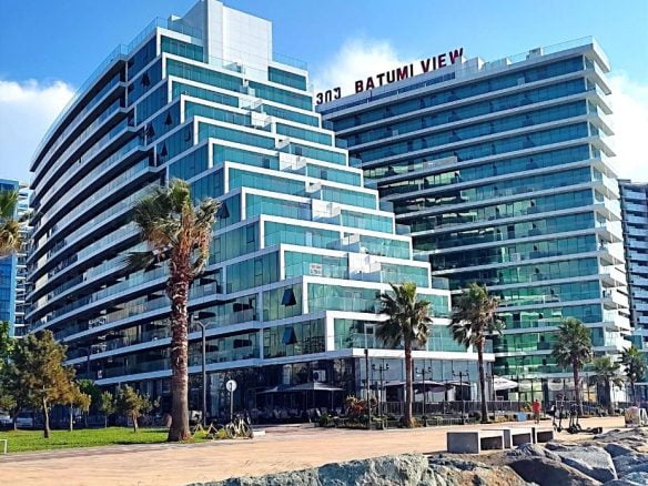 იყიდება დიდი სტუდია ბათუმში ხედი